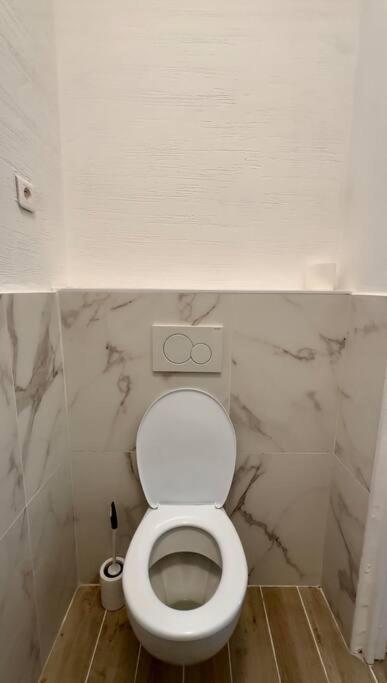 Charmant 3 Pieces Idealement Situe Menton Exteriör bild